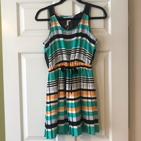 BCBG Caribbean multi striped mini - Picture 2 of 4